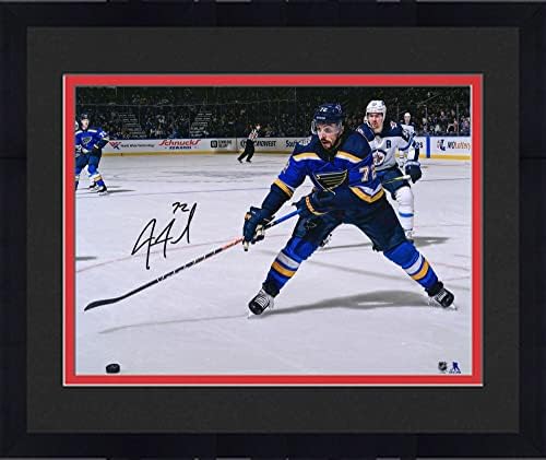 Uokvireni Justin Faulk St. Louis Blues Autographed 16 x 20 Photo Photos Blue Jersey - Autografirane NHL fotografije