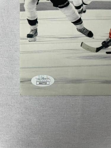 Claude Giroux potpisao je autogramirani 8x10 reflektor fotografije jsa - Autographed NHL fotografije